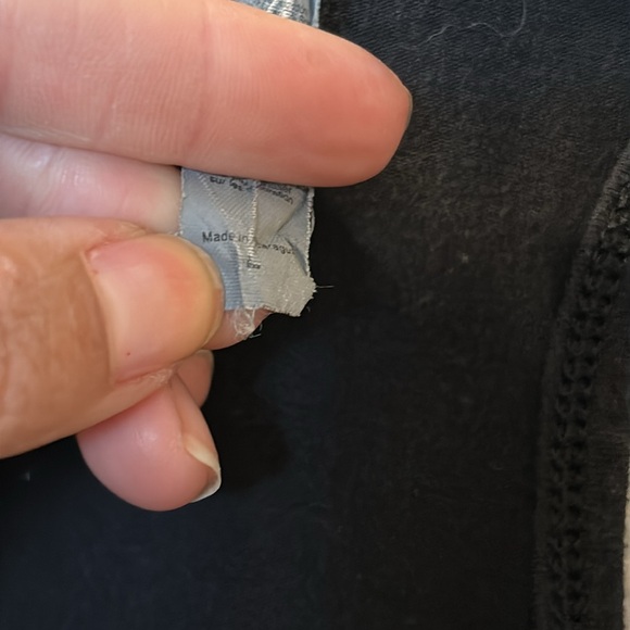 Bleeding Heart tank top size large - Picture 3 of 4